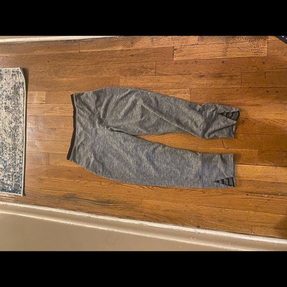 Prana size small heather grey cropped leggings with side detail - Picture 2 of 5